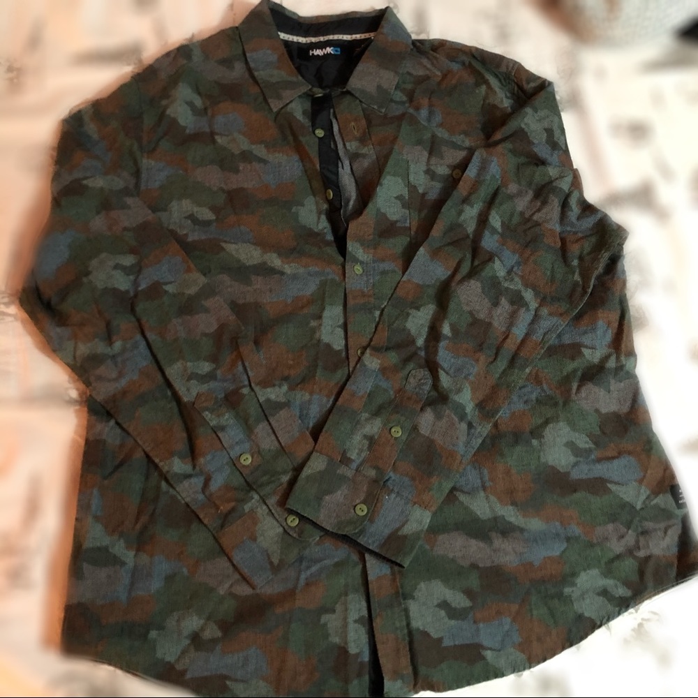 Hawks XL mens Button Up
